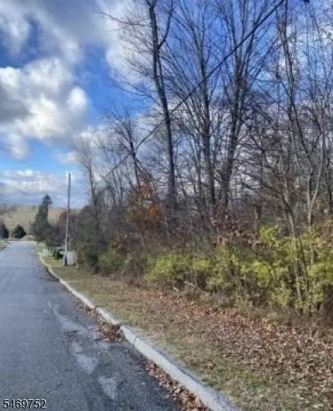 6 Myrtle Dr, Montague Twp., NJ 07827