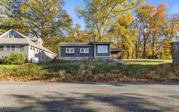 32 Lakeside Dr, Liberty Twp., NJ 07823