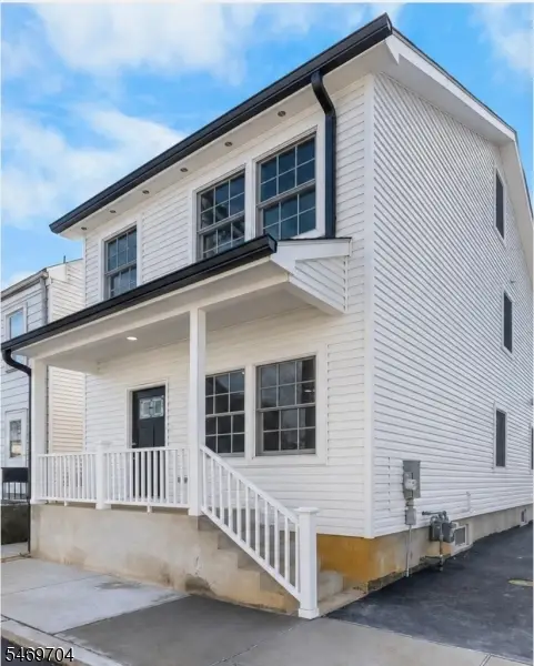 32 West St, Bordentown City, NJ 08505