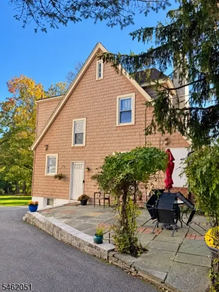 69 Olcott Ave, Bernardsville, NJ 07924 - #2