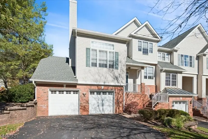 31 Loft Dr, Martinsville, NJ 08836 - #1