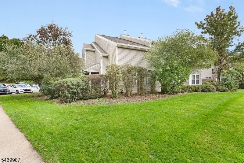 45 Four Oaks Rd, The Hills, NJ 07921 - #1