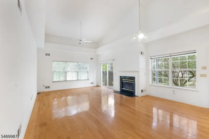 45 Four Oaks Rd, The Hills, NJ 07921 - #3