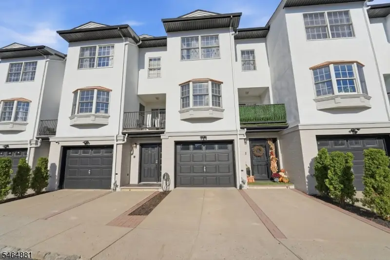 7 Harbor Front Ct, Elizabethport, NJ 07206 - #1