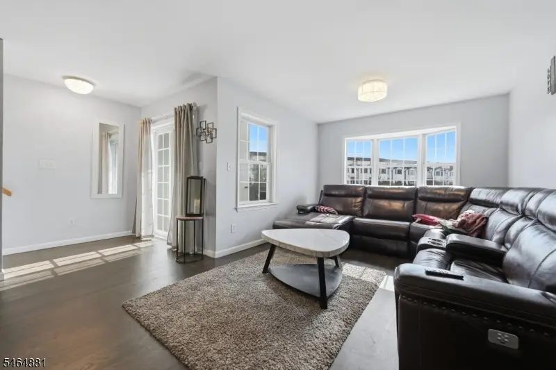 7 Harbor Front Ct, Elizabethport, NJ 07206 - #3