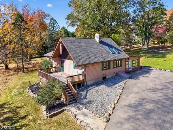 2 Lois Ln, Hampton Boro, NJ 08827