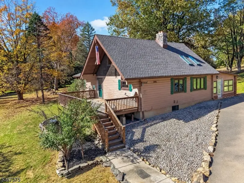 2 Lois Ln, Hampton, NJ 08827 - #3