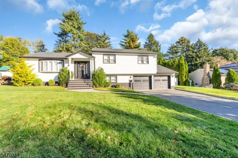 32 Mandon Dr, Wayne, NJ 07470 - #1