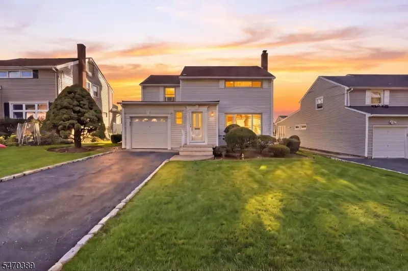15 Brentwood Dr, Verona, NJ 07044 - #1