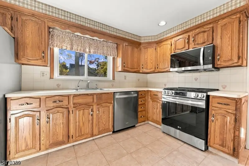 15 Brentwood Dr, Verona, NJ 07044 - #3
