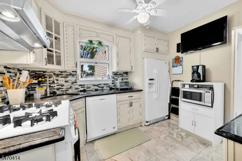 65 Starmond Ave, Clifton, NJ 07013 - #3