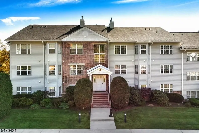 30 Mountainview Ct, Riverdale, NJ 07457 - #1