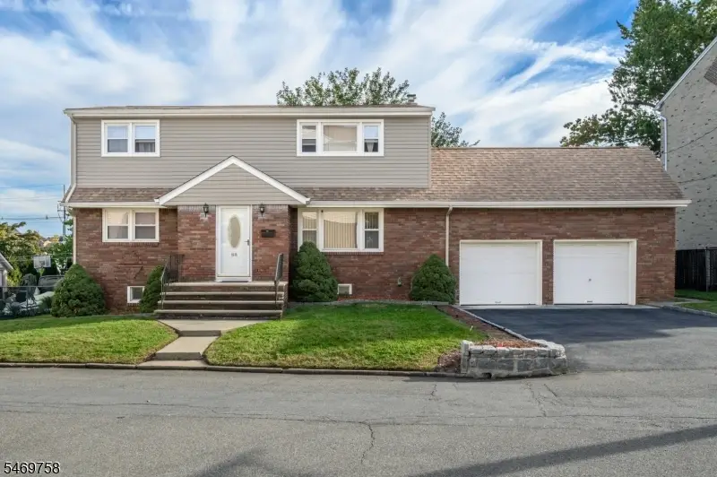88 Echo Pl, Elmwood Park, NJ 07407 - #1