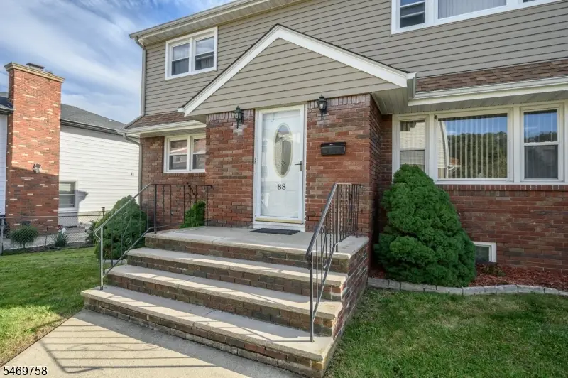 88 Echo Pl, Elmwood Park, NJ 07407 - #2