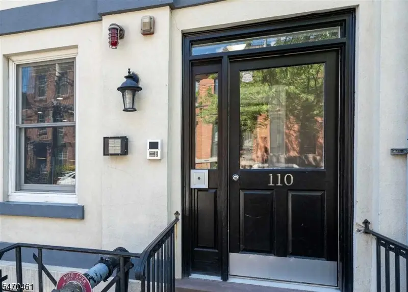 110 Bloomfield St #3, Hoboken, NJ 07030 - #2
