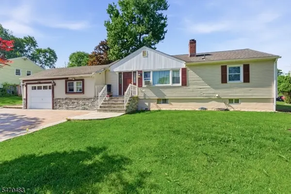 32 Valley View Dr, Mine Hill Twp., NJ 07803