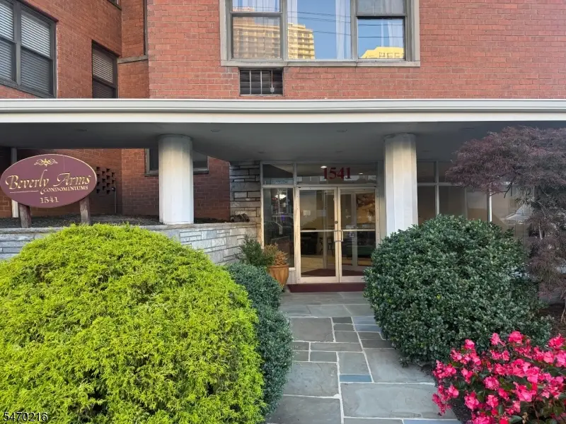 1541 Lemoine Ave #1E, Fort Lee, NJ 07024 - #1