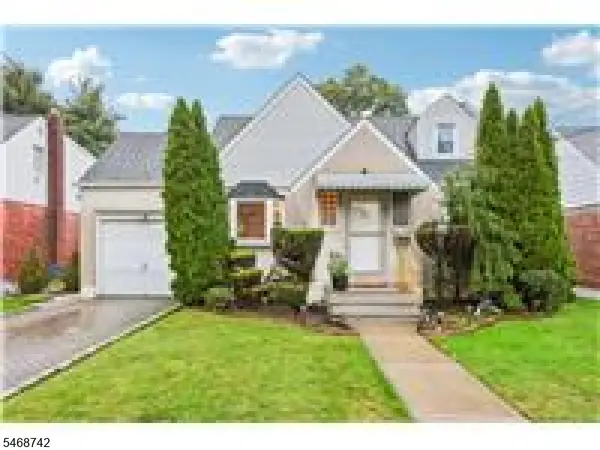 4-40 Grunauer Pl, Fair Lawn Boro, NJ 07410