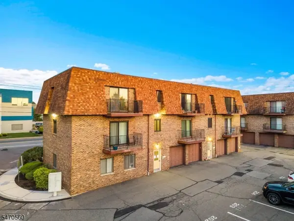 825 Riverside Ave #A3, Lyndhurst Twp., NJ 07071