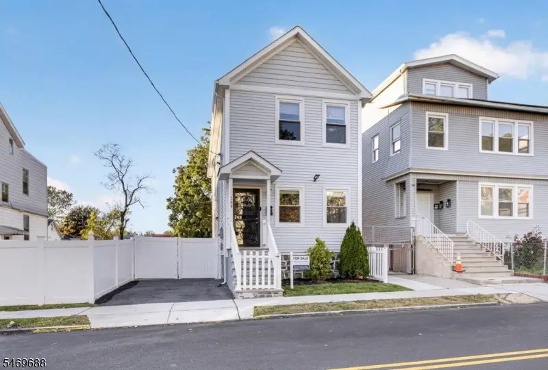 129 Alexander St, Newark, NJ 07106 - #1