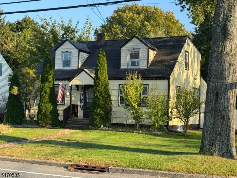 229 Greenbrook Rd, North Plainfield, NJ 07060 - #1