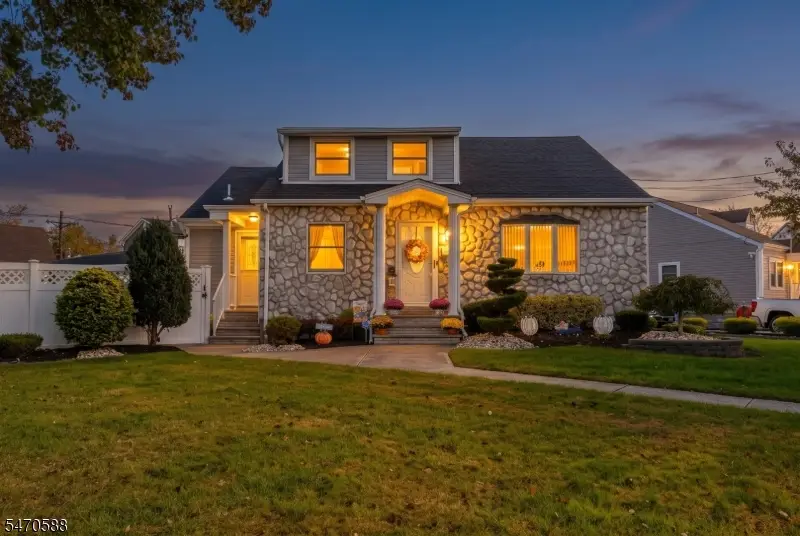 1932 Crescent Pkwy, Linden, NJ 07036 - #2
