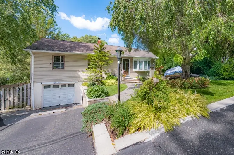 100 Cayuga Ave, White Meadow Lake, NJ 07866 - #1