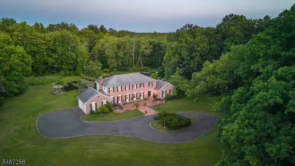 650 Woodland Ave, Harding Twp., NJ 07960