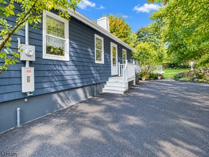 11 Park St, Roseland, NJ 07068 - #2
