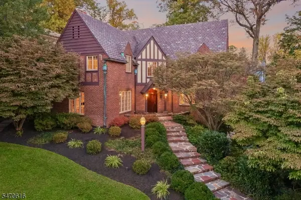 94 Collinwood Rd S, Maplewood Twp., NJ 07040