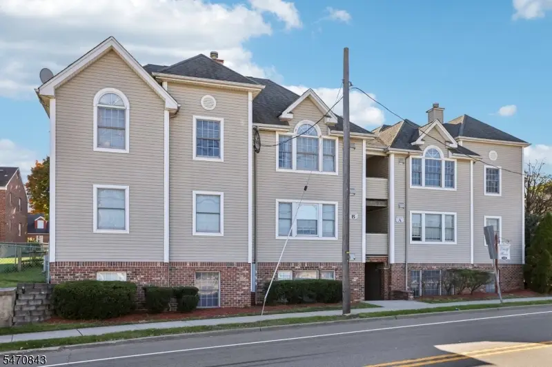 428 Grand Ave, Palisades Park, NJ 07650 - #3