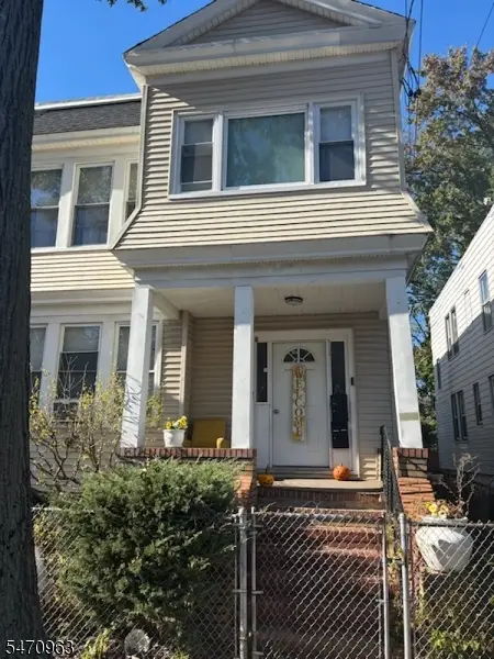 271 Leslie St, Newark City, NJ 07112