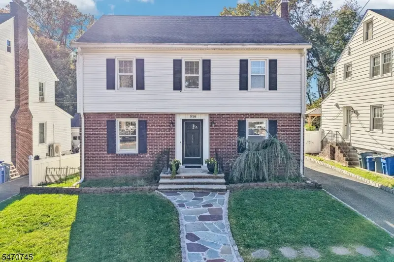 516 Twin Oaks Rd, Union, NJ 07083 - #1