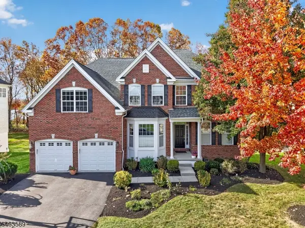 43 Crestview Dr, Clinton Twp., NJ 08801