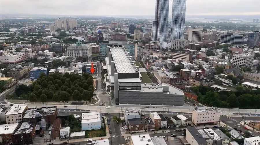 26 OAKLAND AVE, Jersey City, NJ 07306 - Image #2