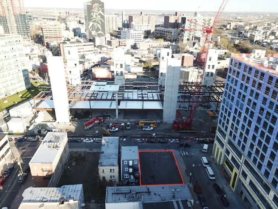 26 OAKLAND AVE, Jersey City, NJ 07306 - Image #3