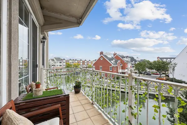 205 SHEARWATER CT WEST #22, JC, Greenville, NJ 07305