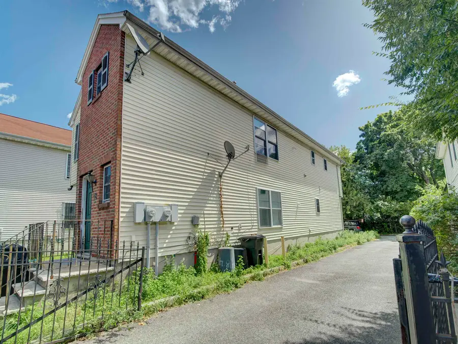 418 OCEAN AVE, Jersey City, NJ 07305 - Image #3