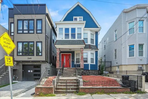 244 CLINTON AVE, JC, West Bergen, NJ 07304