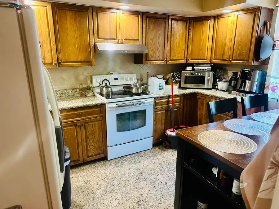 52 BOOREAM AVE, Jersey City, NJ 07307 - Image #3