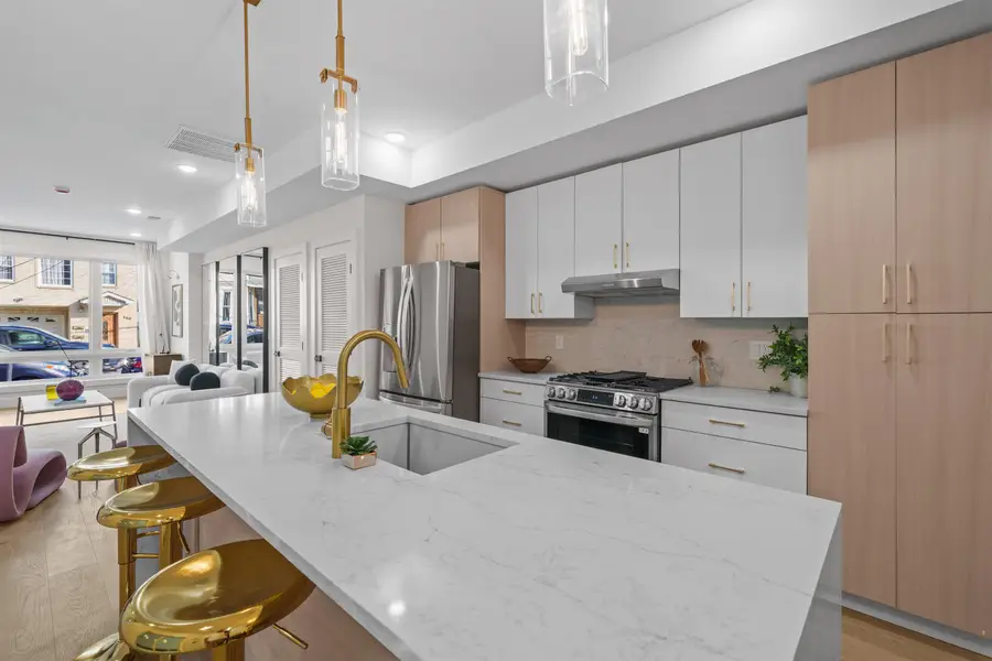 249.5 HALLADAY ST #1, Jersey City, NJ 07304 - Image #2