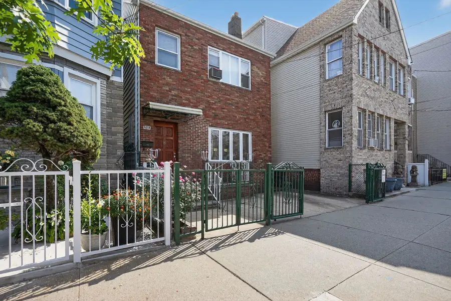 1018 SUMMIT AVE, Jersey City, NJ 07307 - Image #3