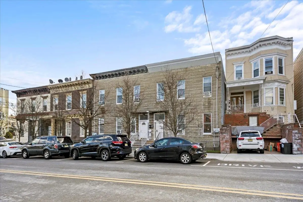 607 18TH ST, Union City, NJ 07087 - #1