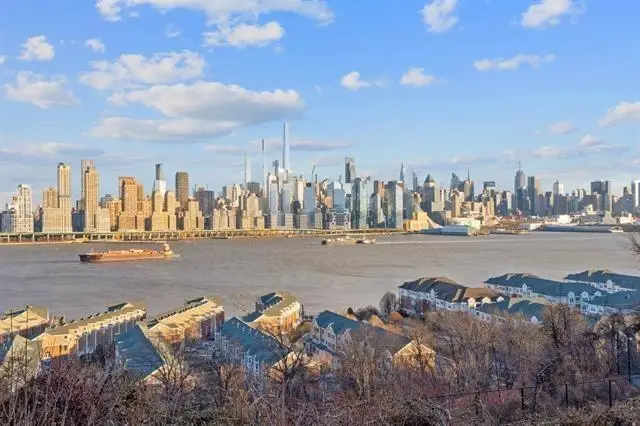 6405 BLVD EAST #D4, West New York, NJ 07093 - Image #2