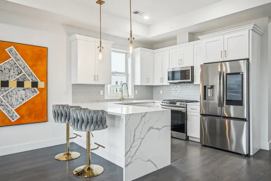 98 VAN HORNE ST #B, Jersey City, NJ 07304 - #3