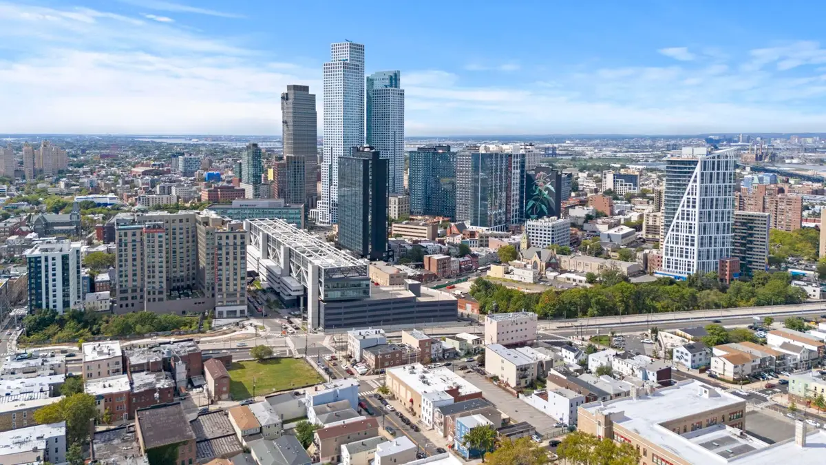 83 OAKLAND AVE, Jersey City, NJ 07306 - Image #1