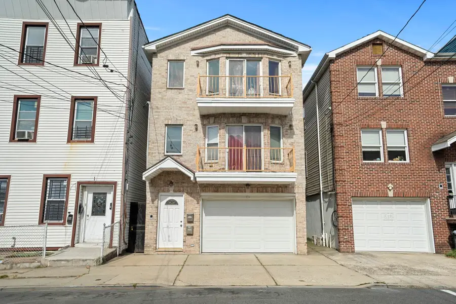 83 OAKLAND AVE, Jersey City, NJ 07306 - Image #2