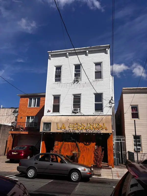 414 24TH ST, Union City, NJ 07087