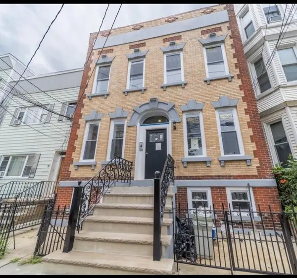 21 HANCOCK AVE #3, JC, Heights, NJ 07307