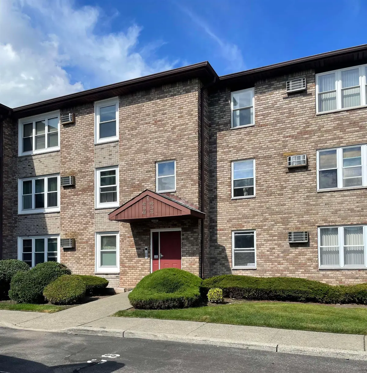 82 RIVERVIEW CT #82, Secaucus, NJ 07094 - Image #1